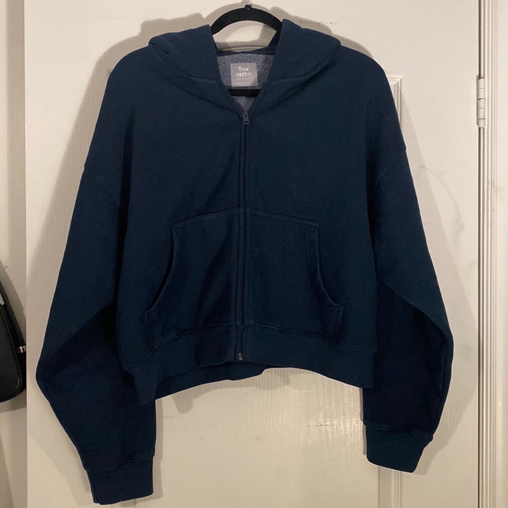 Aritzia cropped zip up hoodie